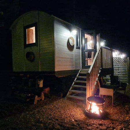 The Cosy Hut Villa Faversham Exterior photo