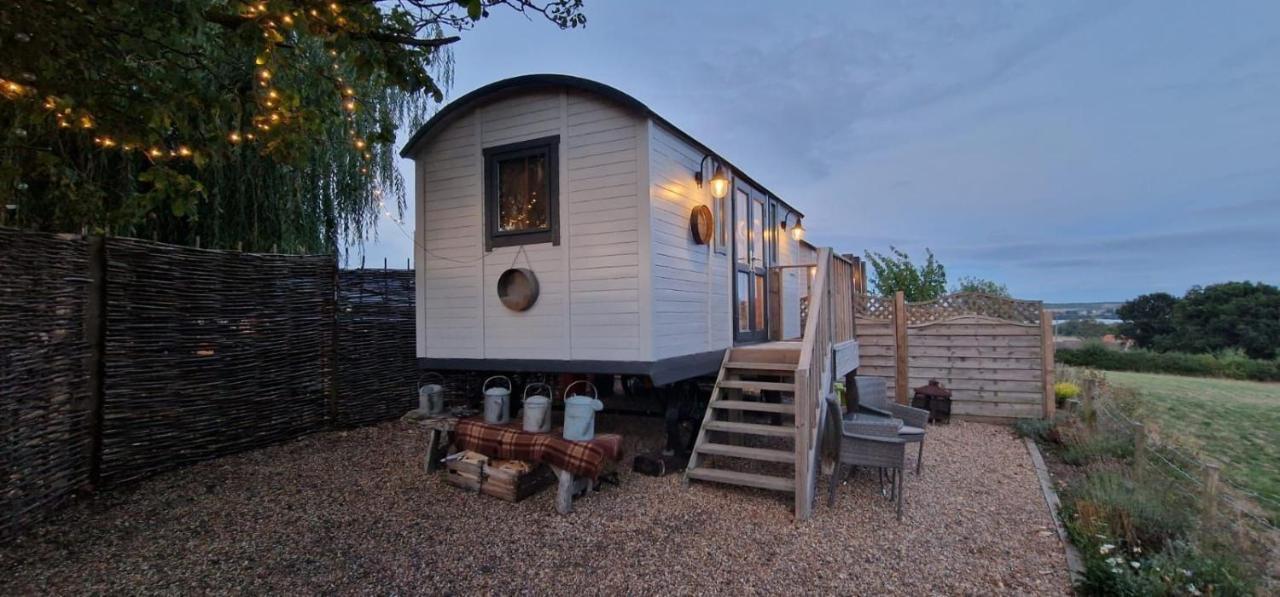 The Cosy Hut Villa Faversham Exterior photo