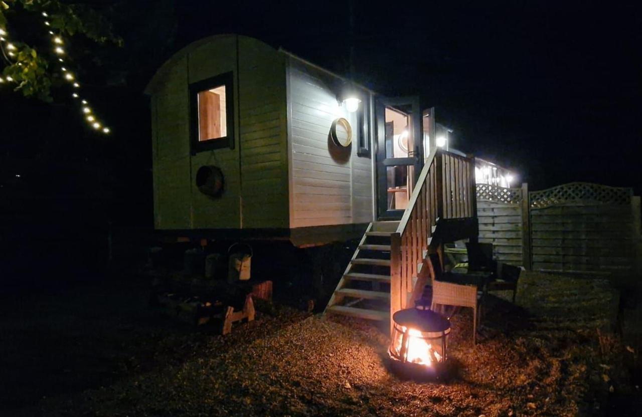 The Cosy Hut Villa Faversham Exterior photo