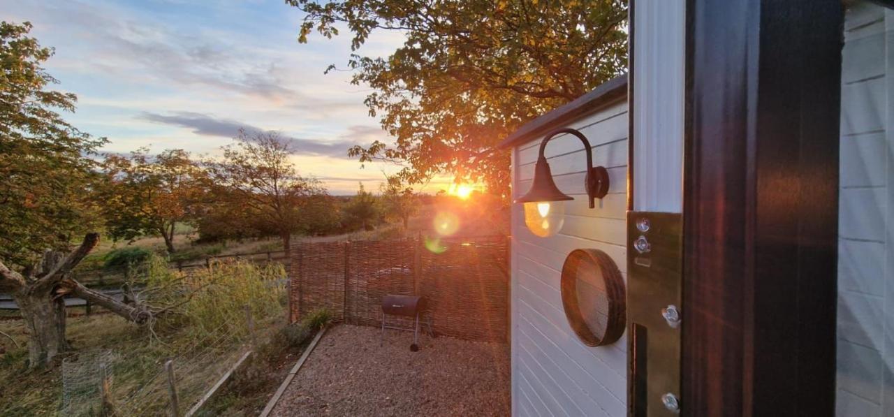 The Cosy Hut Villa Faversham Exterior photo